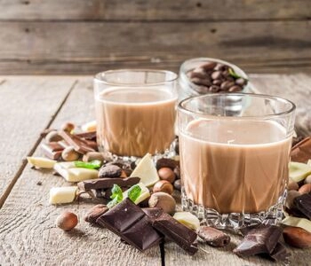 zomerse chocoladelikeur: een verfrissende twist voor cocktails en ijskoffie