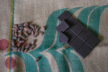 video: rawr biologische chocolade