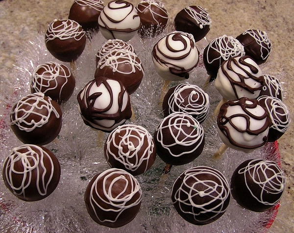 een eenvoudige chocoladedecoratie die je de adem zal benemen