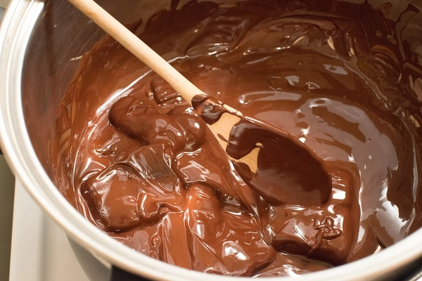 chocolade tempereren zonder een thermometer te gebruiken