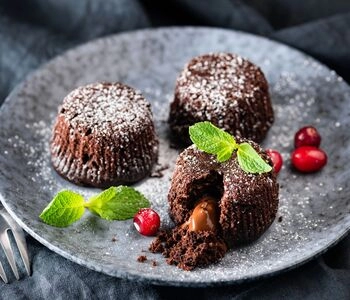het beste chocoladedessert: soufflé of lavataart