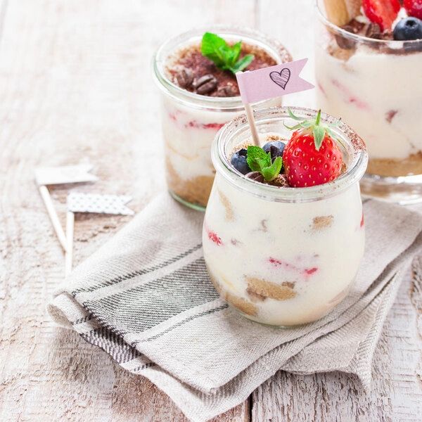 tiramisu met bosbessen en citroen