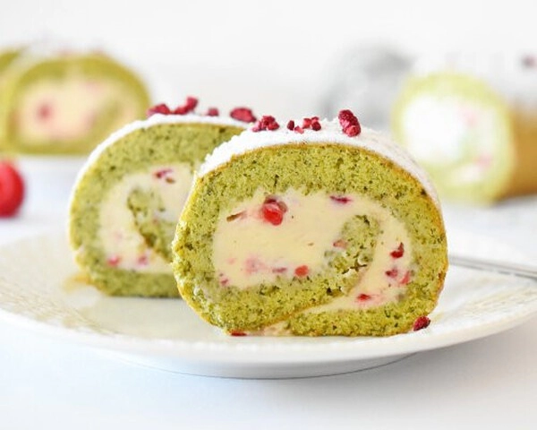 pompoenroltaart met vanille-frambozenvulling