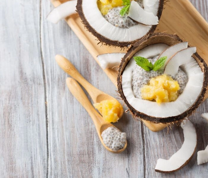 kokos chia pudding met mango