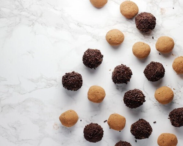 chocolade balletjes met kinder bueno vulling