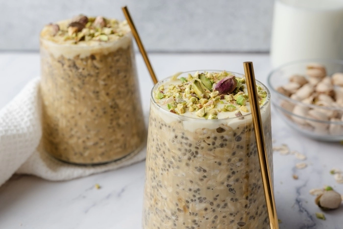 fit pistache overnight oats