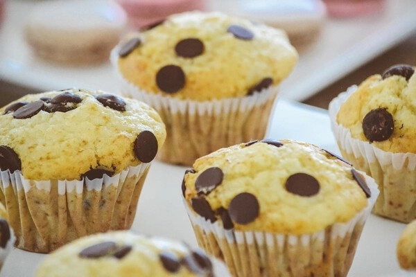 chocolade muffins met bananen