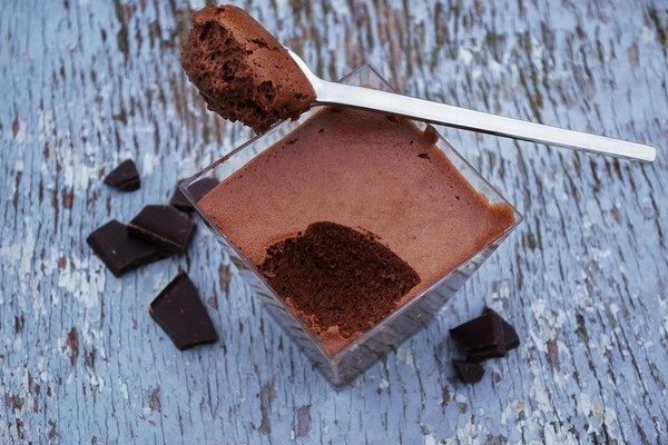 zo maak je makkelijke chocolademousse in een paar minuten