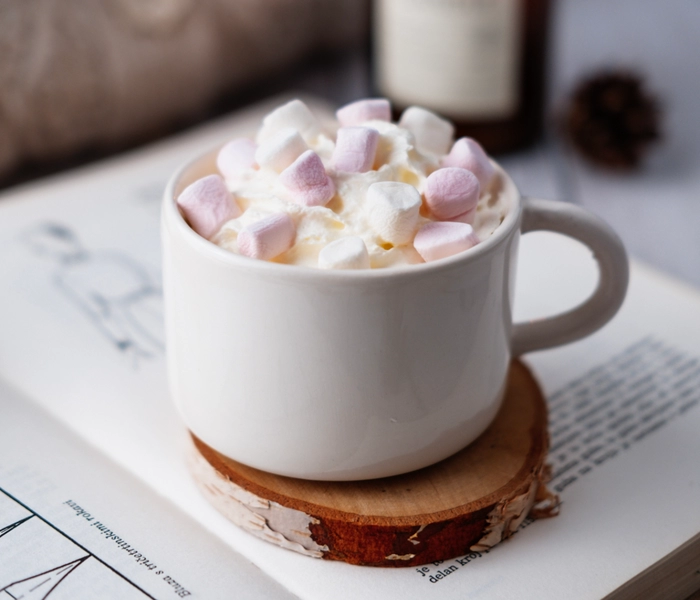 kokosnoot witte warme chocolade met mini marshmallows