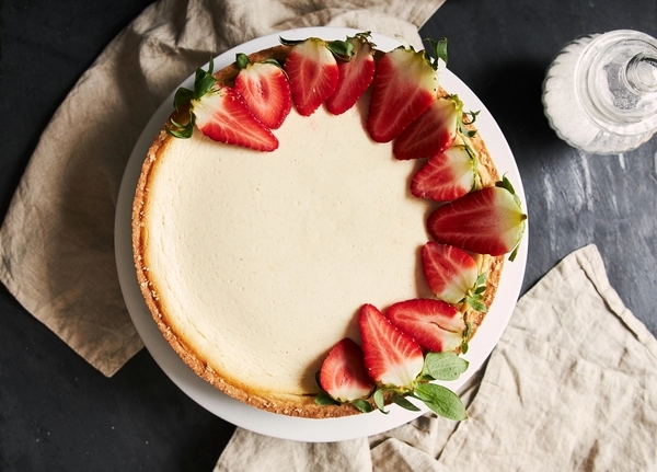 witte chocolade en aardbeien cheesecake